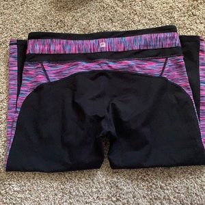 Fabletics medium crop workout leggings